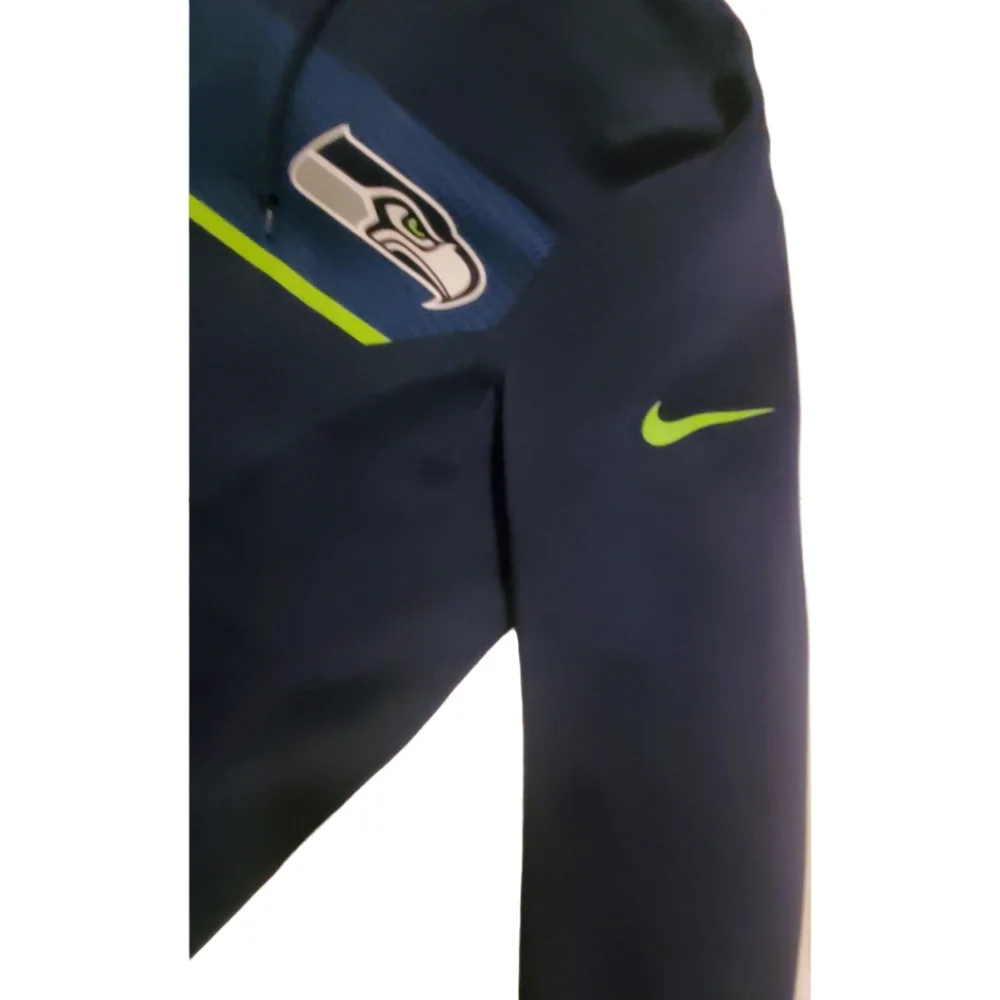 Seattle SEAHAWKS Therma-Fit Nike hooded sweatshirt NEW condition Men's Medium - Picture 4 of 8